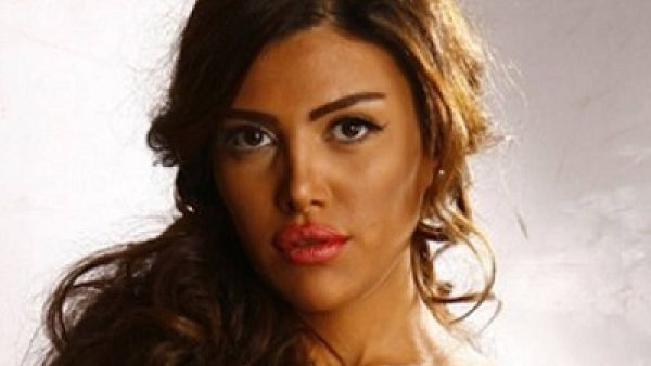 ريهام حجاج تتكتم على وضعها الصحي