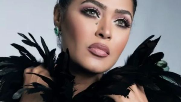 الفنانة وعد