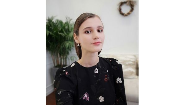  يستطيع هاتف HUAWEI Mate 10 Pro التصوير بسلاسة مع تأثير خاصية البوكيه المميّز عن طريق تحويل نقطة محورية على موضوع الصورة، لصور شخصية مثالية وصور السيلفي.