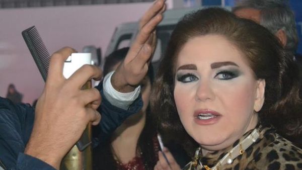 الهام شاهين توقعت فشل (هز وسط البلد) !