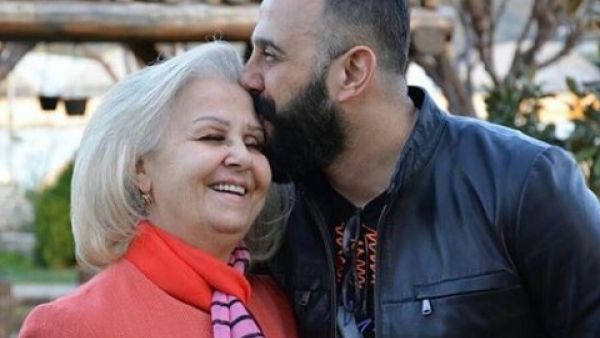 قصي خولي و رسالة مؤثرة الى والدته