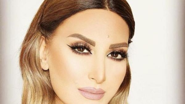 رويدا عطية تنجو و جنينها من حادث مميت