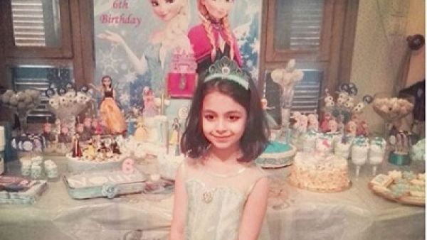 صور: دوللي شاهين تحتفل بعيد ميلاد وحيدتها