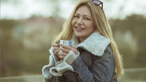 ليلى علوي تحتفل مع عائلتها بيوم ميلادها