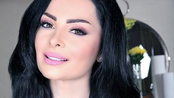 ديانا كرزون ...في حالة حب 