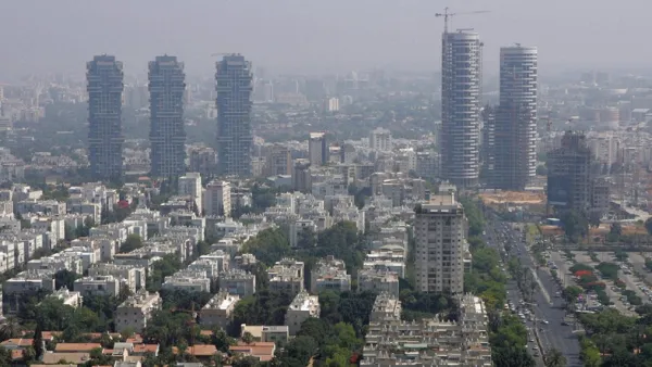 A picture shows a general view of the skyline of the Israeli city of Tel Aviv (AFP/File Photo)	