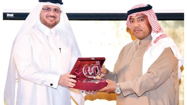 جامعات بدوري مناظرات اللغة الإنجليزية