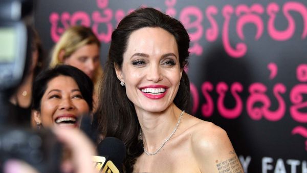 أنجلينا جولي.