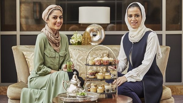 There is no better place than Dardasha, with its majestic view of the Red Sea, where you can eat and have your specialty drink with your favorite shisha.