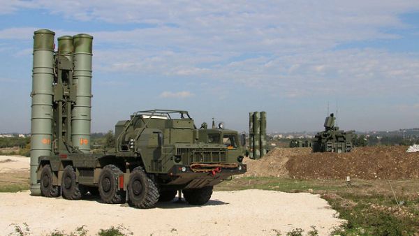 The S-400 Triumf (with the NATO codename Growler) entered service in 2007 and is considered Russia’s most advanced long-range anti-aircraft missile system (AFP/File)