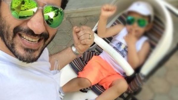 أحمد حلمي يشارك اليونيسيف بحملة (السنين الأولى بتفرق)