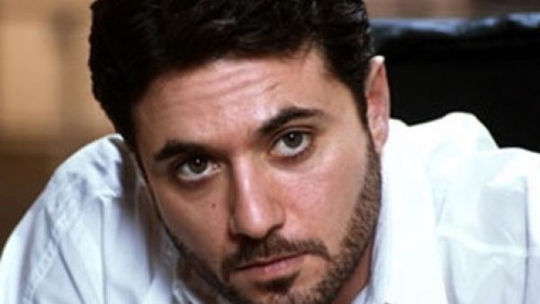 بعد حصول زينة على الخلع.. أحمد عز يعلق