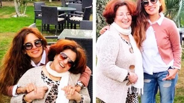 زينة تعرف جمهورها على والدتها 