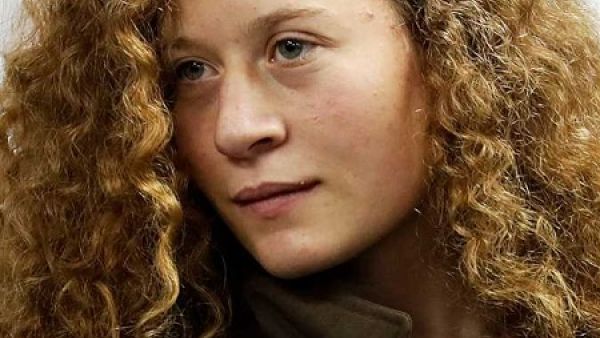 وليد توفيق يغني لعهد التميمي في اليوم العالمي للقدس