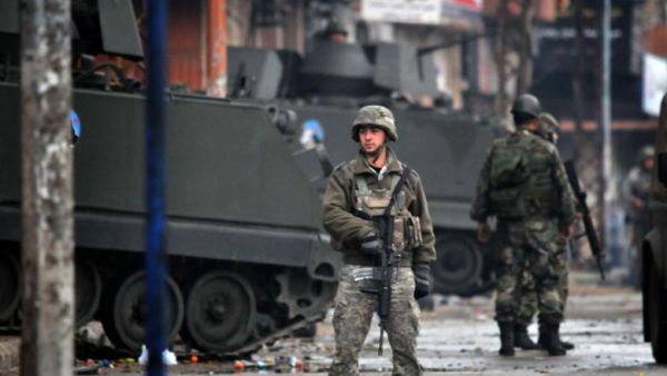 "During the raid in Al-Tabbaneh, Tripoli, on multiple wanted suspects, gunfire and hand grenades were fired toward the Army leading to the death of one soldier and the injury of another" (AFP/File)