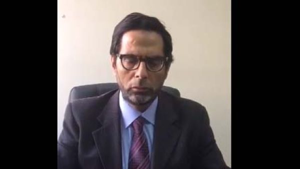 يستحق الاستماع