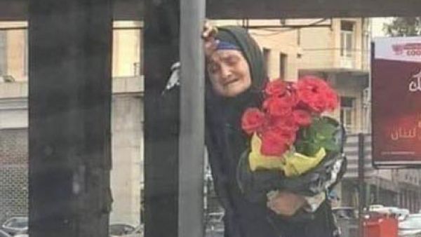 حين يبكي الورد