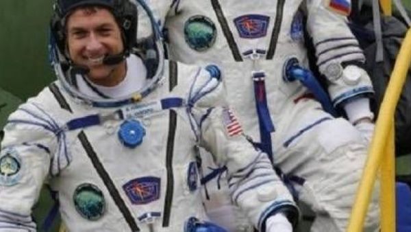 رائد الفضاء