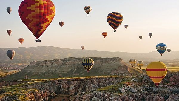 تطلق فنادق ومنتجعات موﭭنبيك حملتها العالمية "هذا صيفك"