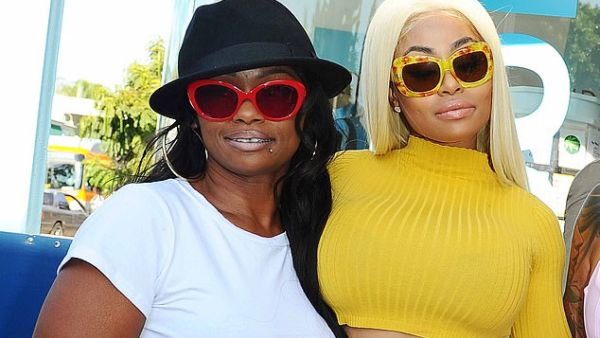 بلاك شاينا ووالدتها طوكيو طوني