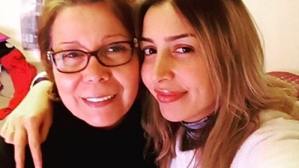 تعرف على رسالة جنات لوالدتها في عيد الأم