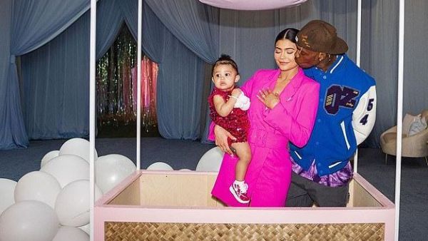 كايلي جينر وترافيس سكوت وستورمي