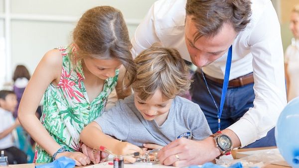 Fun-filled infotainment event seeks to spark interest in science. Fun-filled infotainment event seeks to spark interest in science.