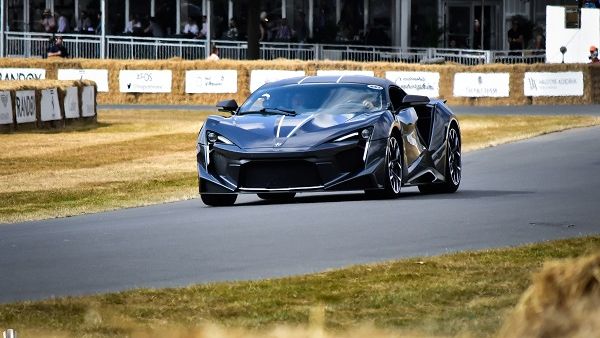 لامست عجلات Fenyr SuperSport إسفلت الطرقات للمرة الأولى عبر مشاركتها في مسار ’جودوود هيل‘ الأسطوري.