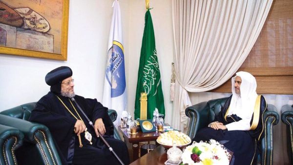The secretary-general of the Muslim World League (MWL), Sheikh Dr. Mohammed bin Abdulkarim al-Issa, met with Egypt’s Coptic Bishop Morcos in Saudi Arabia (Twitter)