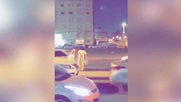 Saudi security forces rescued a child and shot dead a man who was using her as a “human shield” (Twitter)