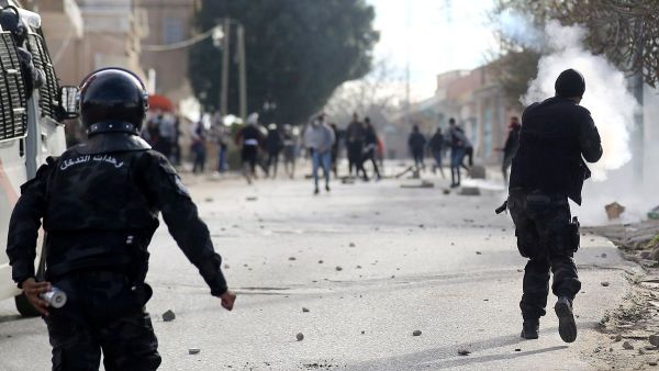 Two militants blew themselves in Tunisia (Twitter)