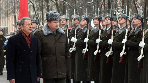 Turkey's Hulusi Akar and Alexander Lukashenko (Twitter)