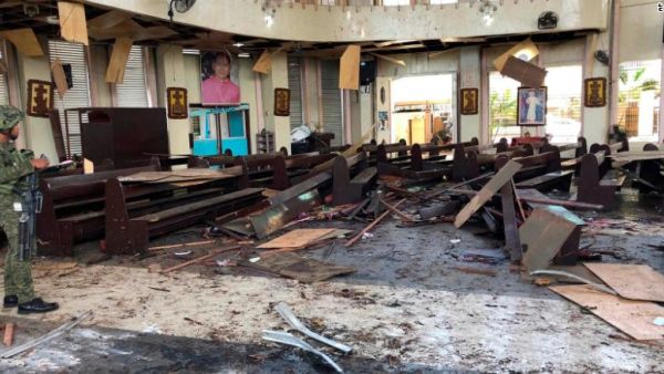 Twin Bomb Attack on Philippine Church (Twitter)