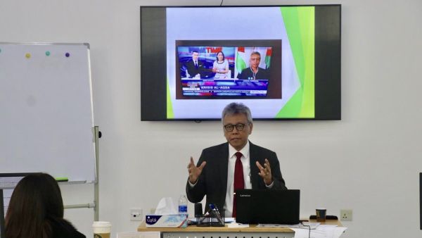 Expert share experiences on how to meet the press & media to participants of “Journalism Writing Skills” training (Twitter)