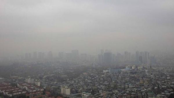 South Korea smothered in Chinese air pollution (Twitter)