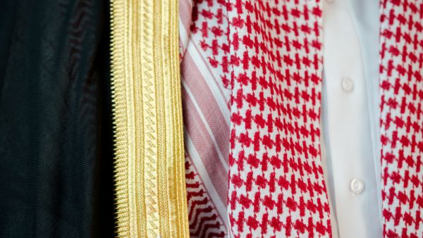 Traditional headgear (ghutra) (Shutterstock)