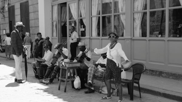 Mambo Dancers (Shutterstock)	