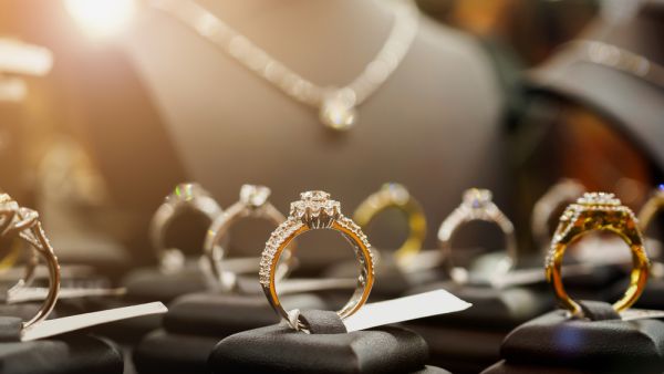 Jewelry diamond rings and necklaces (Shutterstock)