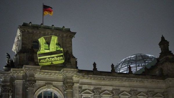 Germans Donned Yellow Vests (Twitter)
