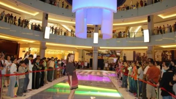 Launch of the catwalk at Dubai Mall.