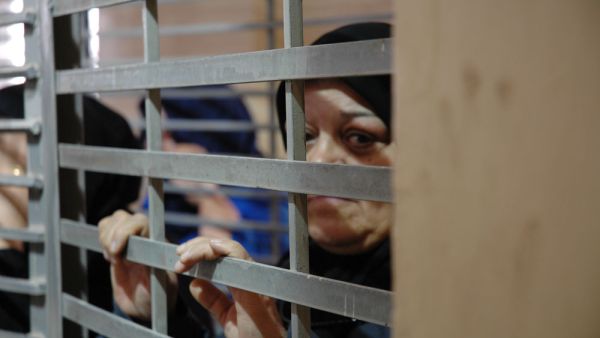 الأسيرات الفلسطينيات.. ومواصلة الإضراب عن الطعام ليومه الـ18