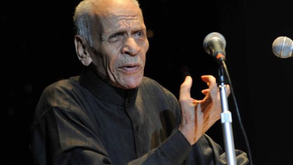 الشاعر المصري الراحل أحمد فؤاد نجم. (المصدر: المصري اليوم). 