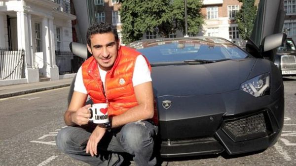 شاب خليجي مع سيارته شاب خليجي مع سيارته