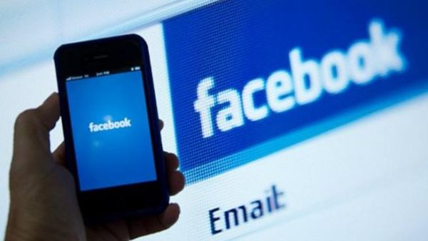 حذرت بعض الفتيات من ارتفاع نسبة الطلاق بسبب الزواج عبر شبكات التواصل الاجتماعي. 