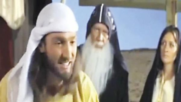 أثار الفيلم احتجاجات عنيفة إثر عرضه أثار الفيلم احتجاجات عنيفة إثر عرضه