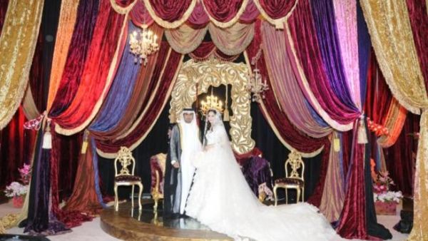 سعودية ترتدي فستان فرح في زفاف زوجها الثاني