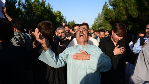 Afghans protesting attack on Shia mosque. (AFP) 