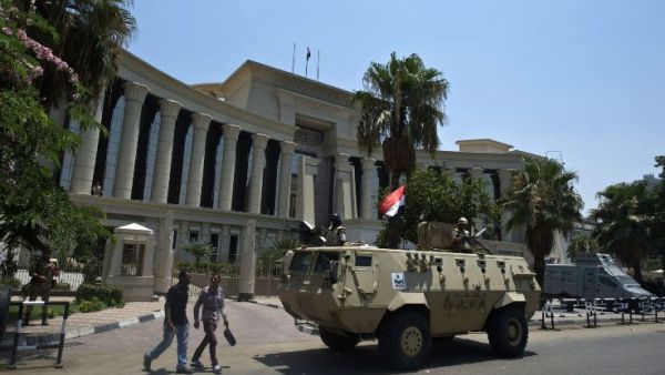 21 مصريا في انتظار "مشنقة" الإعدام أو سابقة العفو