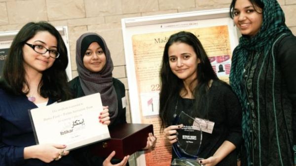 طالبات من مدرسة كامبردج الدولية للبنات طالبات من مدرسة كامبردج الدولية للبنات