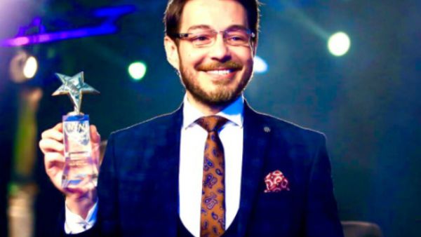 The video of Zaher falling on stage was highly shared on social media (Source: Ahmed Zaher - Twitter) The video of Zaher falling on stage was highly shared on social media (Source: Ahmed Zaher - Twitter)